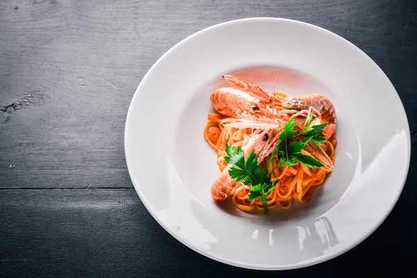 Makarna ve kaplan karides