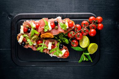 Bruschetta etli, zeytin