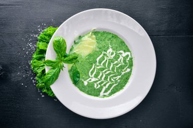 Çorbası ıspanak ve daha yeşil