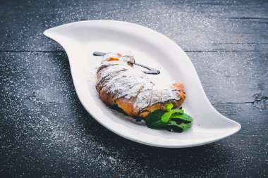 kruvasan ahşap zemin