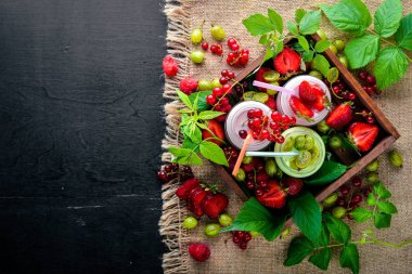 Meyve berry çizgili.