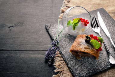 Strudel taze çilek ile 