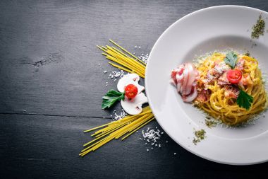 Kremalı sos pastırma ile makarna