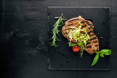 Izgarada pişmiş dana biftek