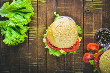 Peynir, hamburger eti