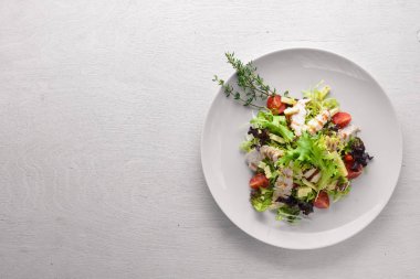  sebze ve ızgara tavuk salata.