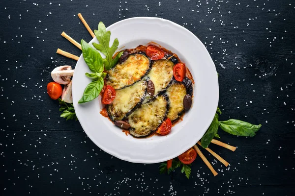 Fırında patlıcan parmesan peyniri ile