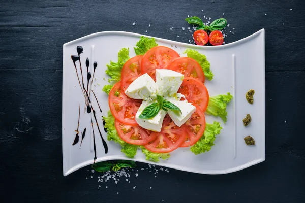 Mozzarella peyniri, domates ile 