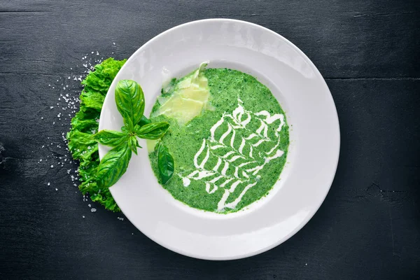 Çorbası ıspanak ve daha yeşil