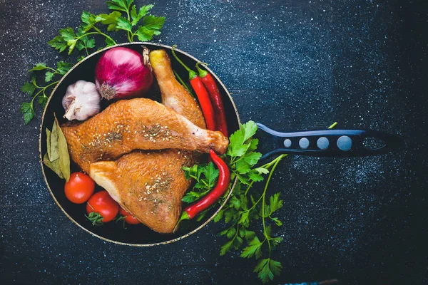 마늘으로 구운된 닭 — 스톡 사진