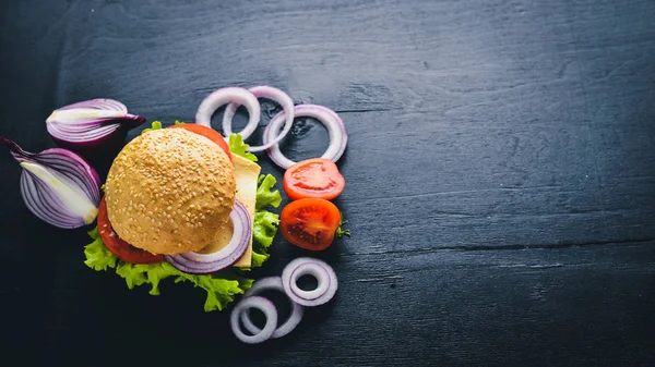 Hambúrguer com queijo, carne — Fotografia de Stock