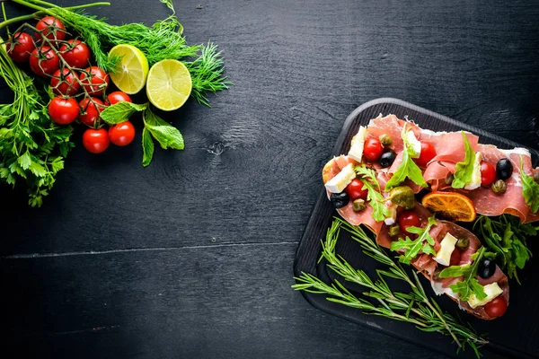 Bruschetta etli, zeytin