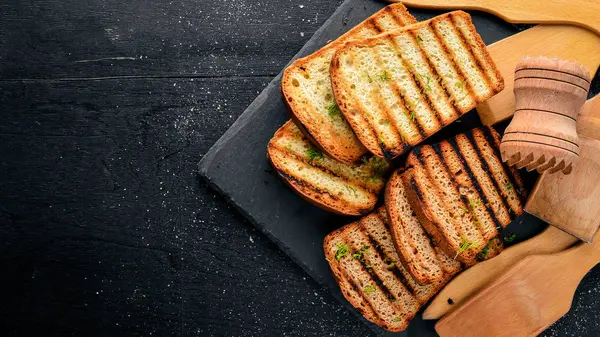 Arka plan üzerinde tost ekmeği. 