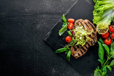 Izgarada pişmiş dana biftek