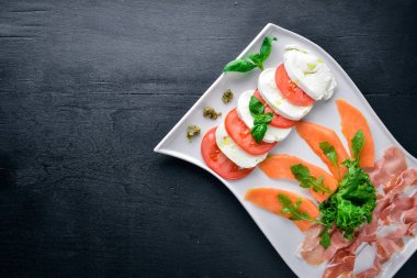 Carpaccio domates ve mozzarella ile