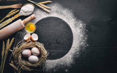 Bir oklava ile yumurta