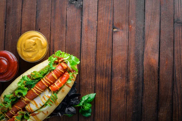 Otlar ve baharatlar sosisli