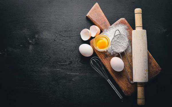 Bir oklava ile yumurta