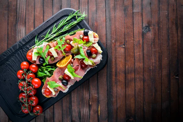 Bruschetta etli, zeytin