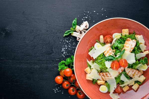 Tavuklu Sezar salatası 