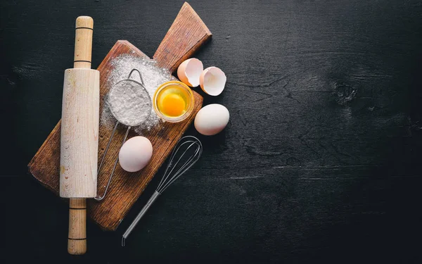 Bir oklava ile yumurta