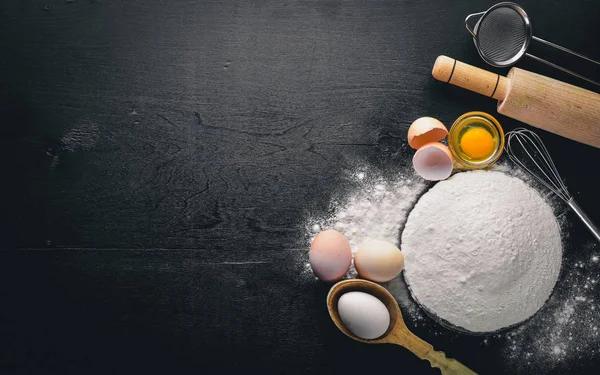 Bir oklava ile yumurta