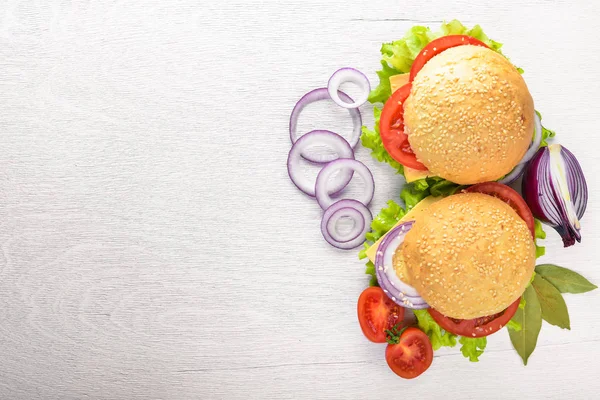 Peynir, hamburger eti