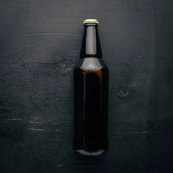 Bir şişe bira. Üstten Görünüm. Metin için boş alan.