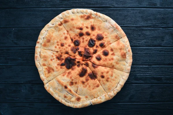 Pizza Volcano Gorgonzola Cheese Cherry Tomatoes Fresh Vegetables Spices Wooden — Stock Photo, Image