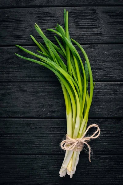 Cipolla Verde Fresca Fondo Legno Vista Dall Alto Spazio Libero — Foto Stock