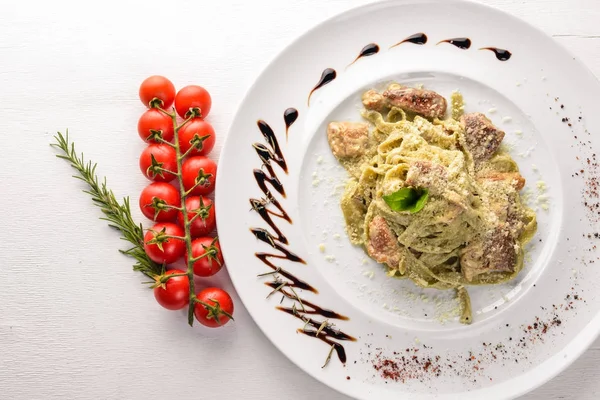 Nudeln Mit Weißen Champignons Und Sahnesoße Tagliateli Italienische Küche Freiraum — Stockfoto