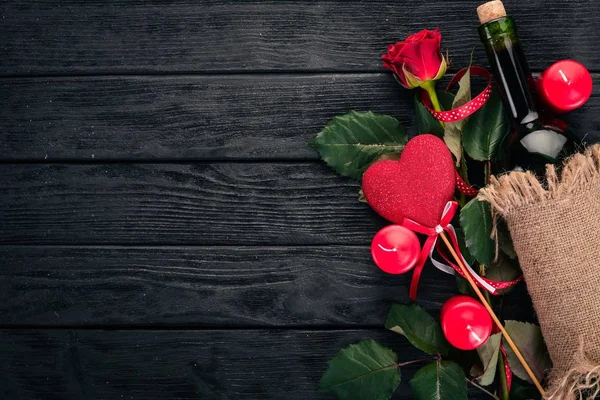 Пляшка Червоного Вина Букет Троянди Червоні День Святого Валентина Дерев — стокове фото