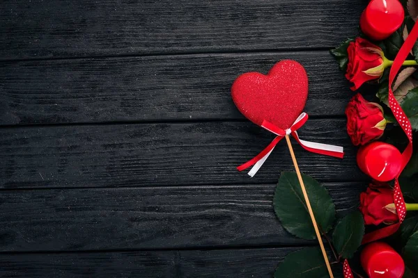 Regalo Cuore San Valentino Uno Sfondo Legno Vista Dall Alto — Foto Stock