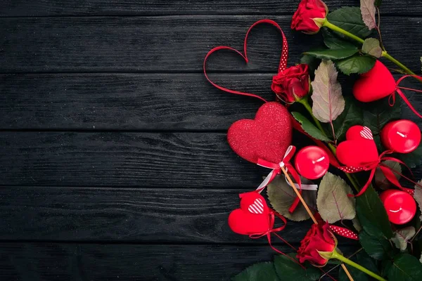 Знамя Дня Святого Валентина Розы Подарок Деревянном Фоне Вид Сверху — стоковое фото