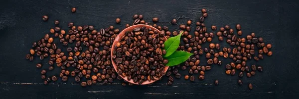 Kaffeebohnen Auf Einem Hölzernen Hintergrund Ansicht Von Oben Kopierraum — Stockfoto