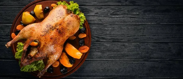 Pečené Turecko Zeleninou Kořením Den Díkůvzdání Husí Kuřecí Gril Dřevěné — Stock fotografie