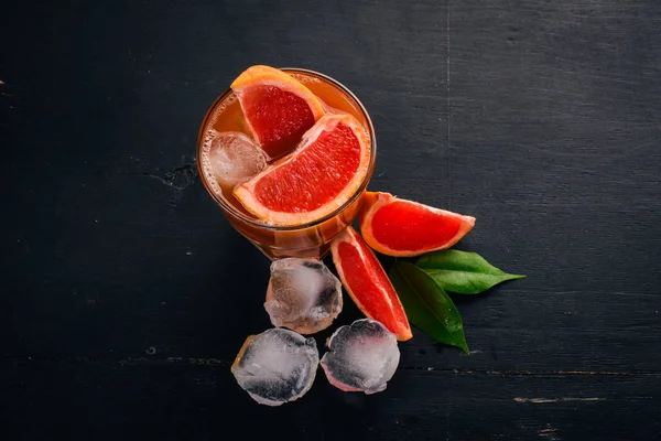 Cocktail Whiskey Grapefruit Juice Wooden Black Background Top View Copy — Stock Photo, Image