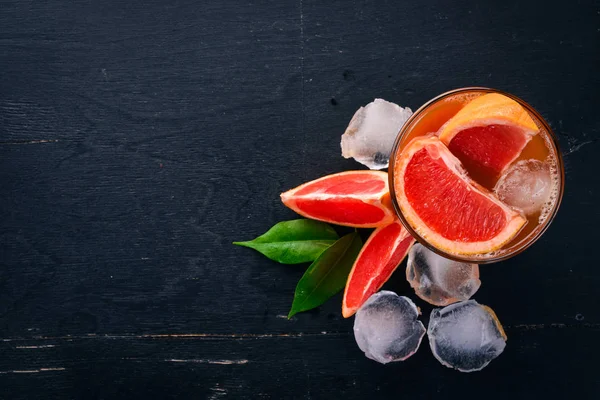 Cocktail Whiskey Grapefruit Juice Wooden Black Background Top View Copy — Stock Photo, Image