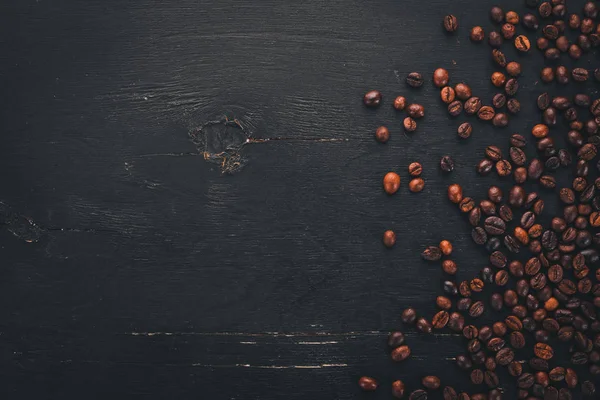 Kaffeebohnen Auf Einem Hölzernen Hintergrund Ansicht Von Oben Kopierraum — Stockfoto