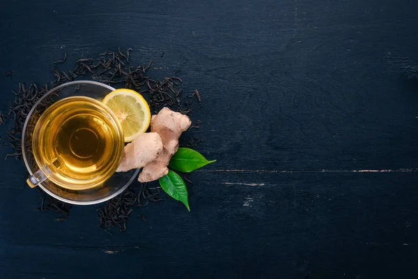 Tea Citrom Gyömbér Forró Ital Egy Fából Készült Háttér Felülnézet — Stock Fotó