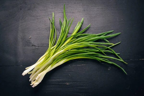 Verse Groene Een Houten Achtergrond Bovenaanzicht Vrije Ruimte Voor Tekst — Stockfoto