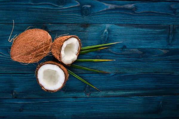 Kokos Tle Drewnianych Tropikalne Owoce Orzechy Widok Góry Ilość Wolnego — Zdjęcie stockowe
