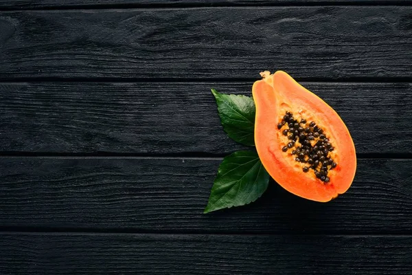 Papaya Frutta Tropicale Uno Sfondo Legno Vista Dall Alto Copia — Foto Stock
