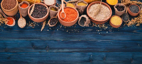 Conjunto Grumos Grãos Trigo Mourisco Lentilhas Arroz Painço Cevada Milho — Fotografia de Stock