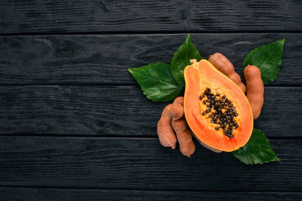 Papaya Rambutan Friss Trópusi Gyümölcsökkel Fából Készült Háttér Felülnézet Másolja — Stock Fotó