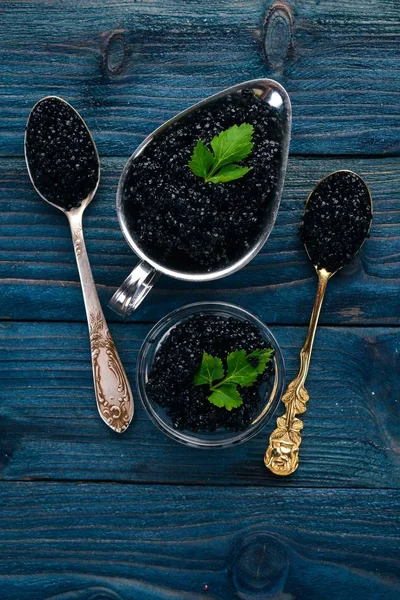 Caviar Preto Caviar Esturjão Fundo Madeira Vista Superior Espaço Livre — Fotografia de Stock