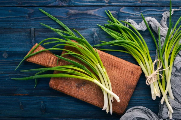 Verse Groene Een Houten Achtergrond Bovenaanzicht Vrije Ruimte Voor Tekst — Stockfoto