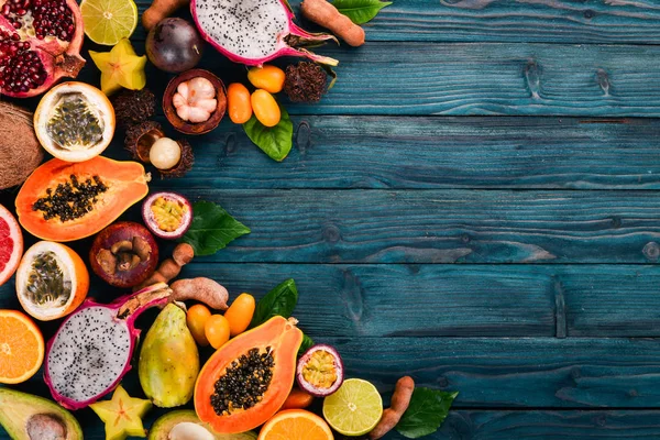 Tropické Ovoce Papája Dračí Ovoce Rambutan Tamarind Kaktus Ovoce Avokádo — Stock fotografie