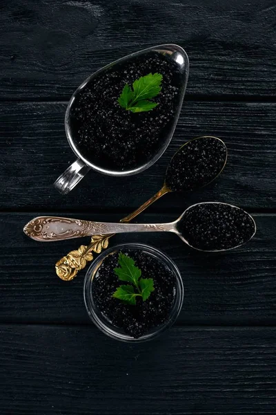 Caviar Preto Caviar Esturjão Fundo Madeira Vista Superior Espaço Livre — Fotografia de Stock