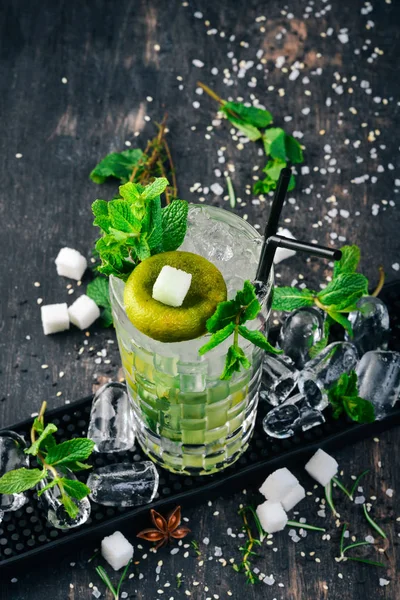 Mojito Alcoholic Cocktail Black Wooden Background — Stock Photo, Image